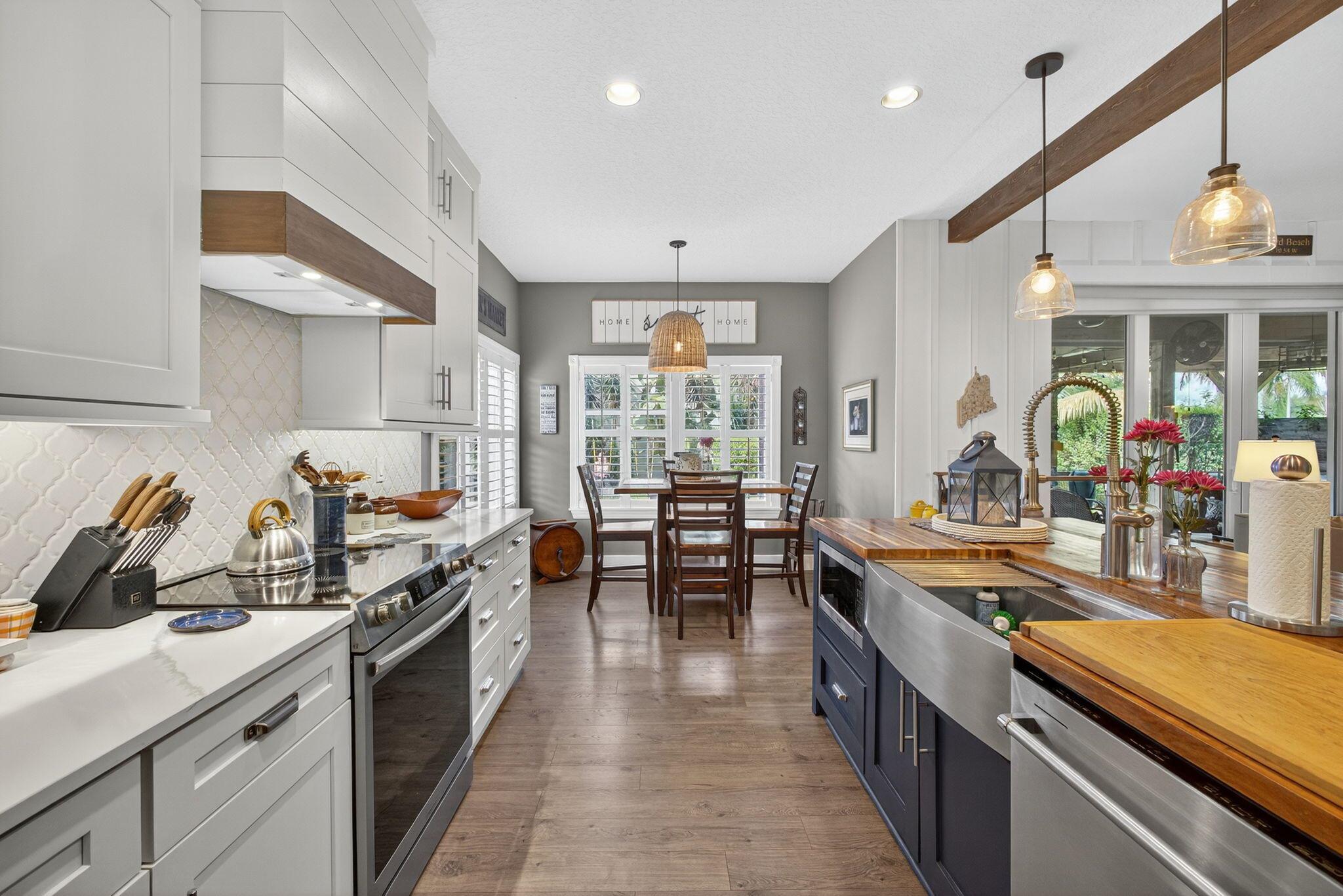 11472 Beacon Pointe Lane