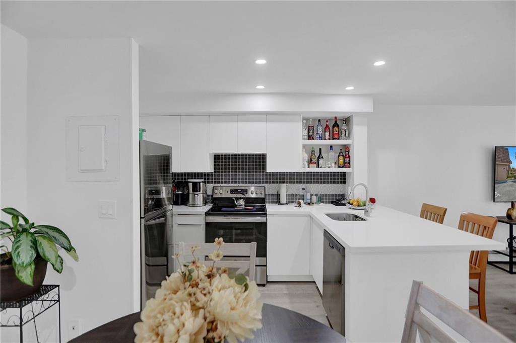 Cypress Creek Villas - Residential