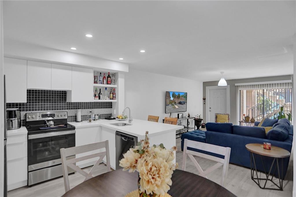 Cypress Creek Villas - Residential