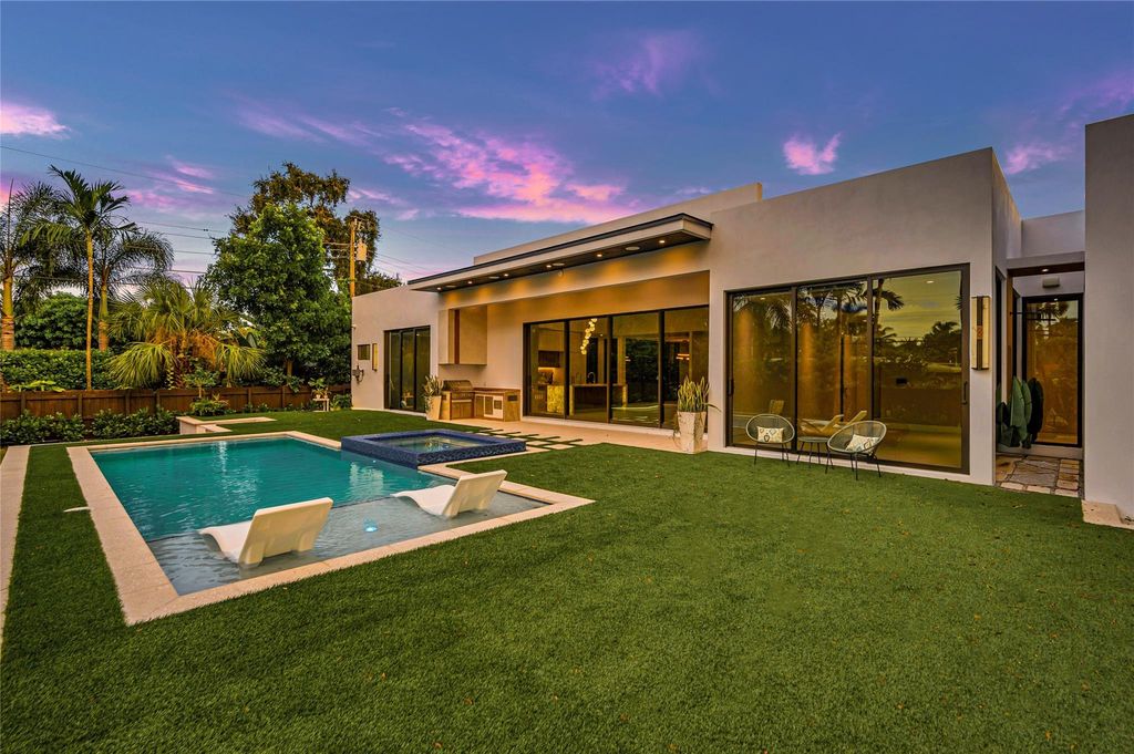 Photo of 215 NE 28th Court, Wilton Manors, FL 33334 (MLS # F10529746)