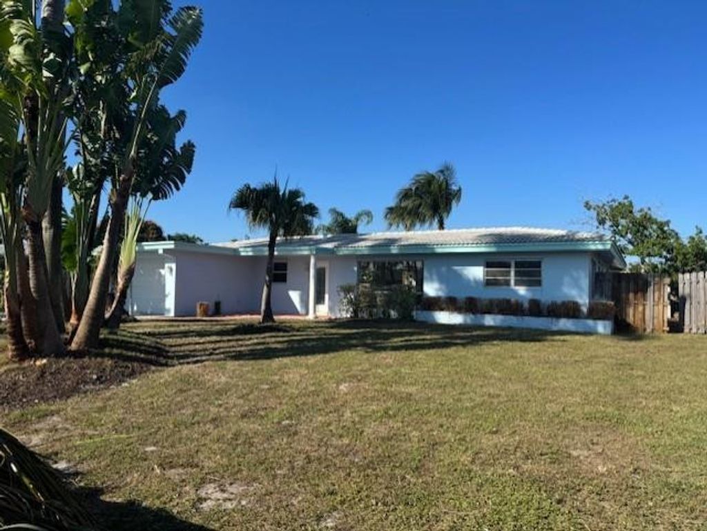 Photo of 439 NE 33rd Street, Boca Raton, FL 33431 (MLS # F10540560)