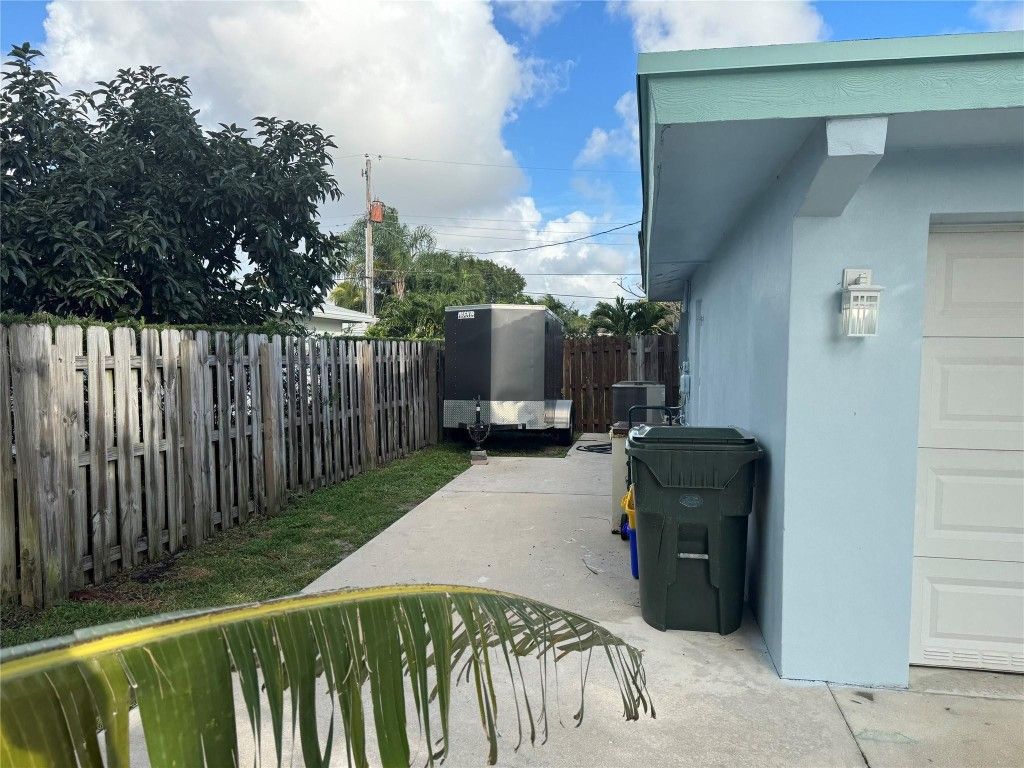 Photo of 439 NE 33rd Street, Boca Raton, FL 33431 (MLS # F10540560)