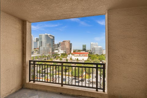 Tiny photo for 110 N Federal Highway #1113, Fort Lauderdale, FL 33301 (MLS # B26036504)