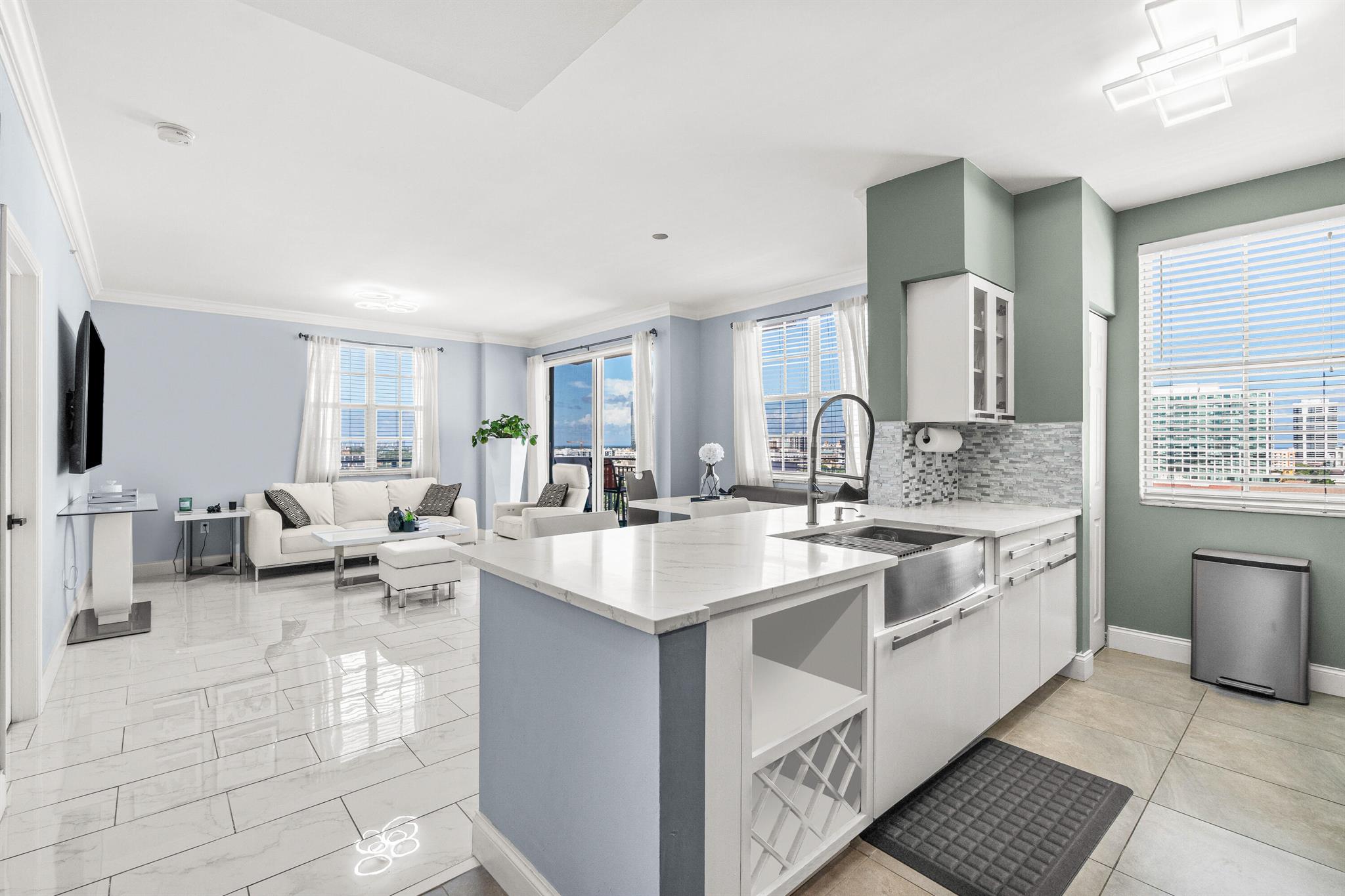 MONTECITO PALM BEACH COND - Residential