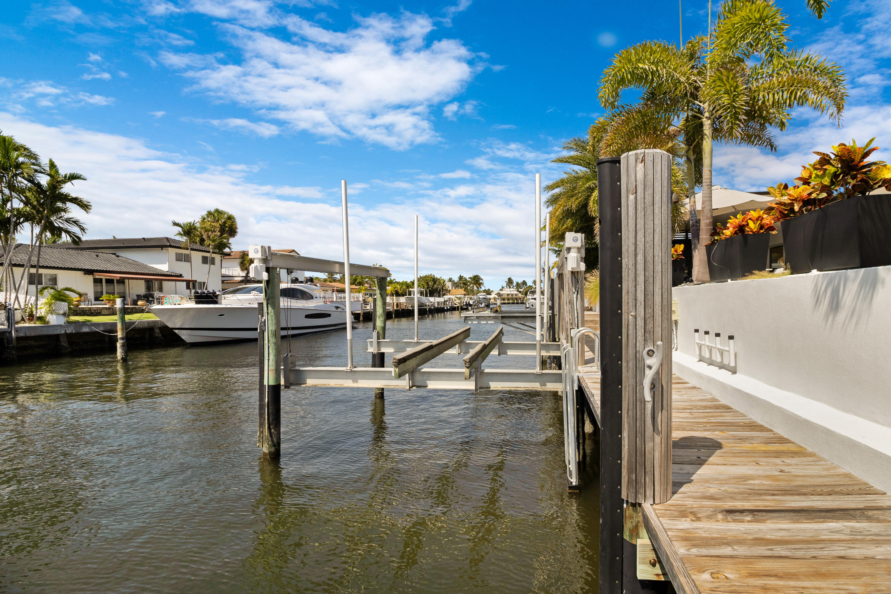 BERMUDA-RIVIERA SUB OF GALT - Residential