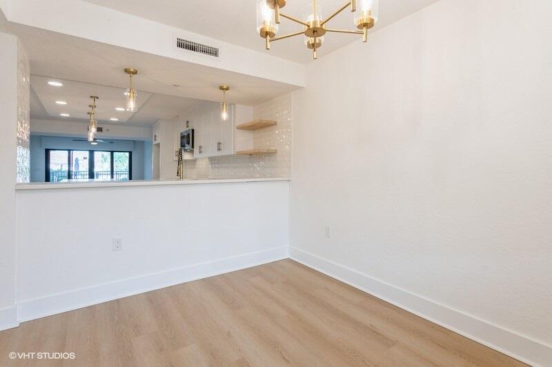 601 Seafarer Circle 101, Jupiter, FL, 33477/$565,000 3 601 Seafarer Circle 101