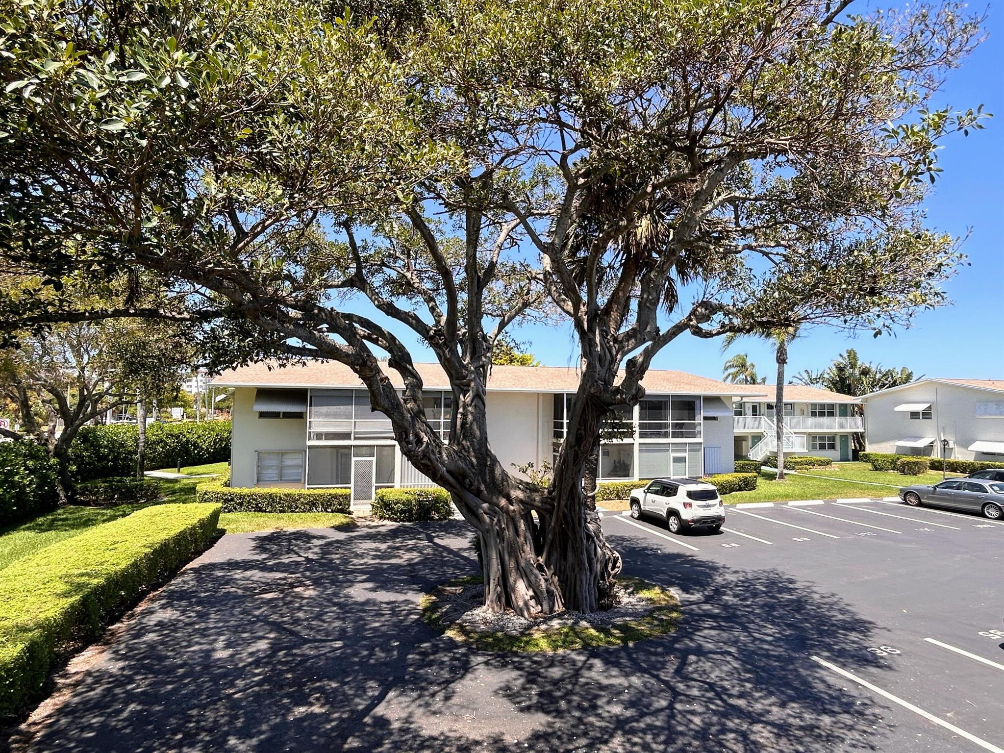 STERLING VILLAGE - Residential Lease