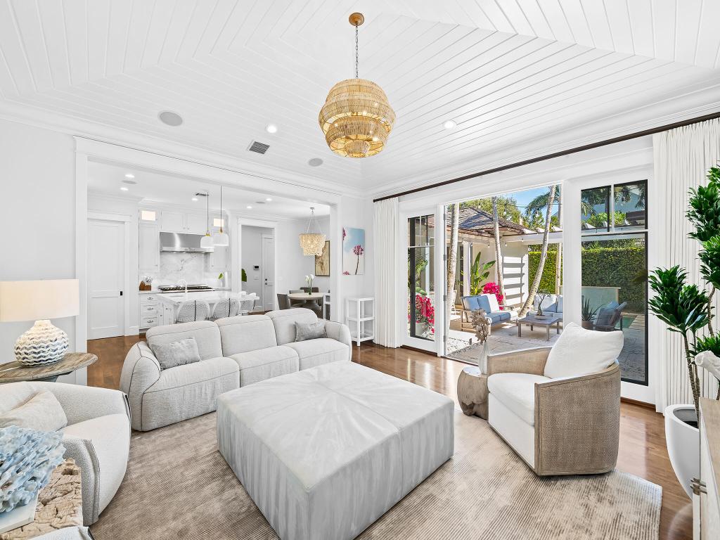 DELRAY BEACH ESPLANADE - Residential
