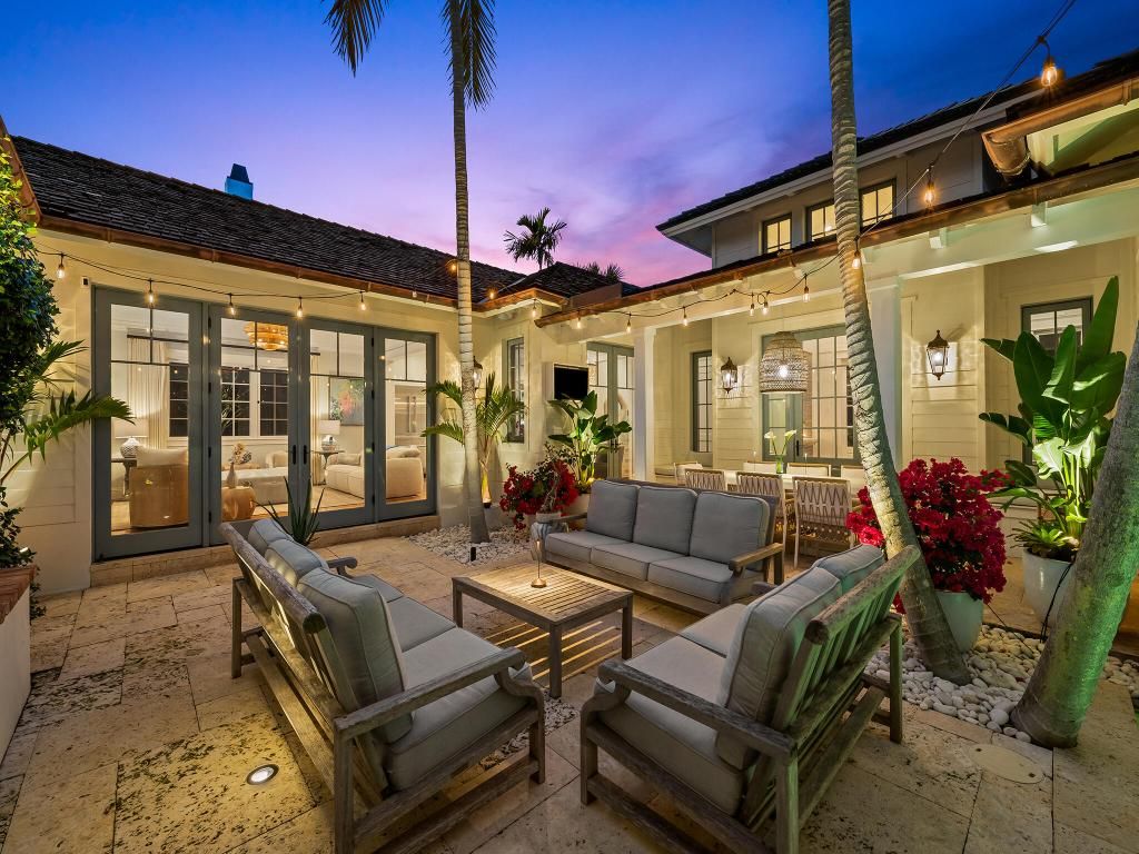 Photo of 1102 N Vista Del Mar Drive, Delray Beach, FL 33483 (MLS # R11151130)