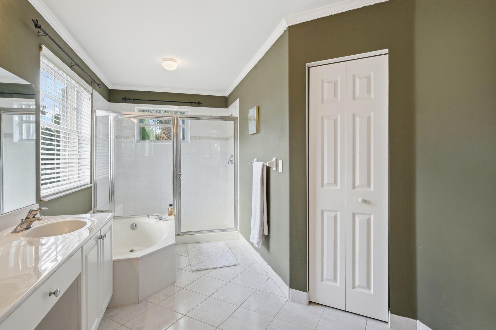 MADISON GREEN - Residential