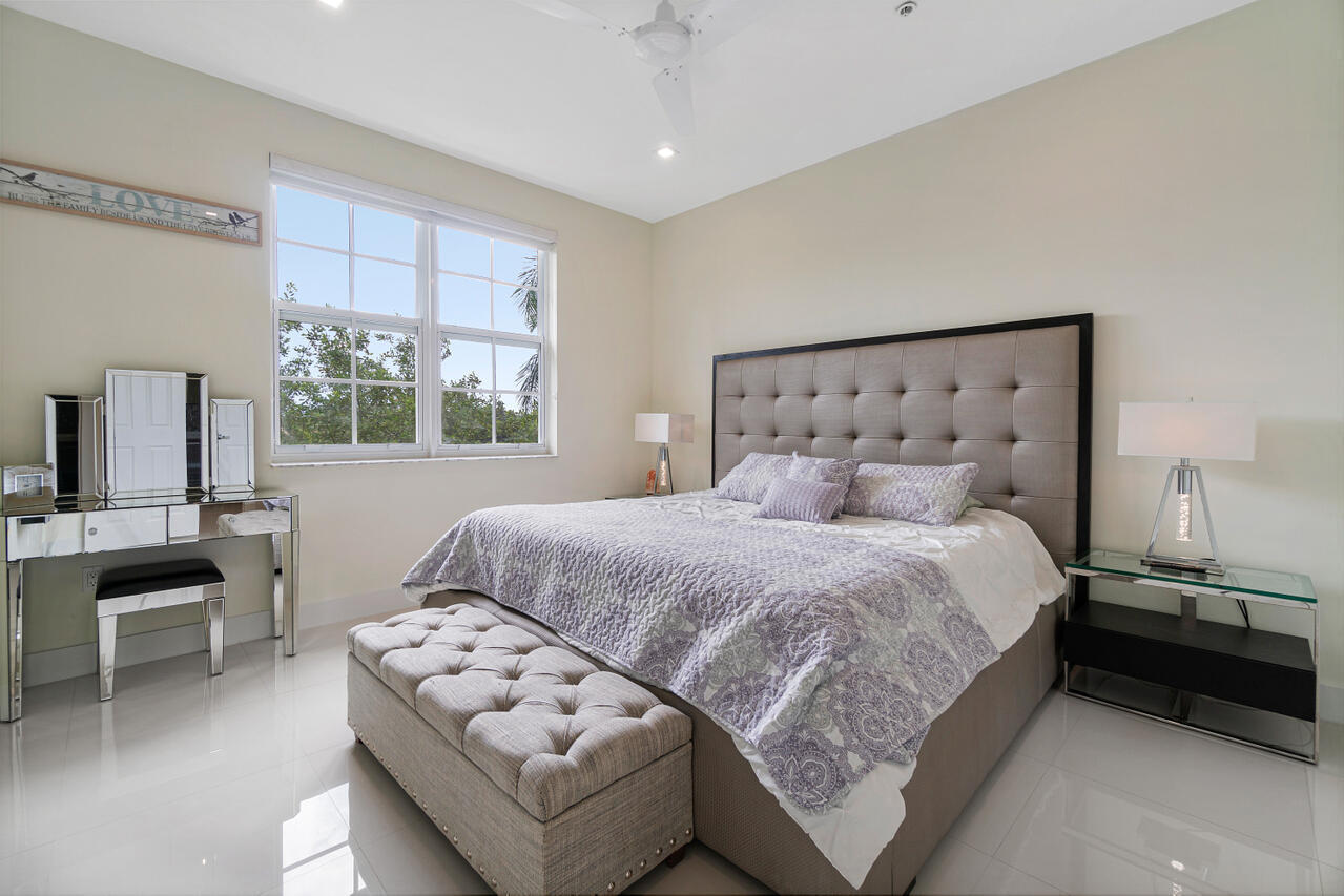ST ANDREWS AT POLO CLUB CONDO - Residential Lease