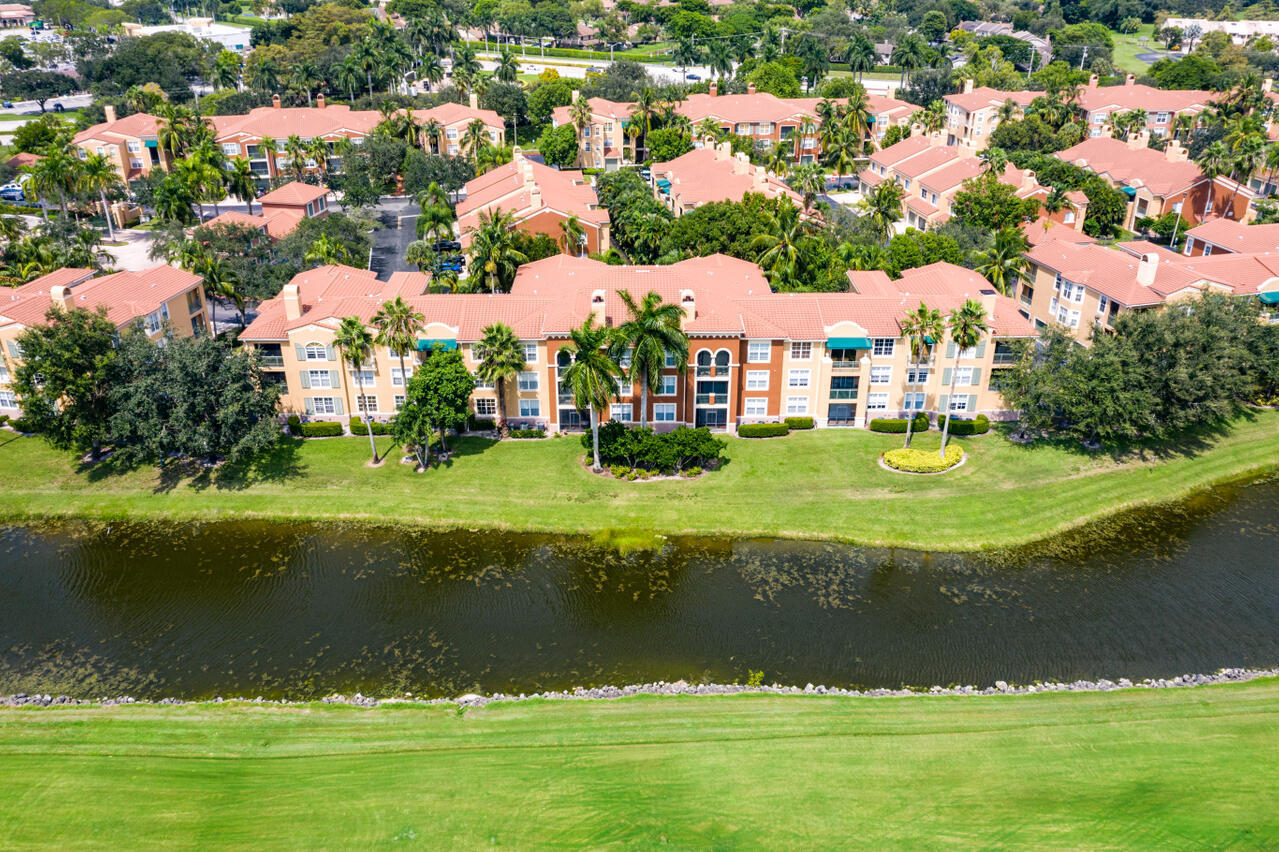 ST ANDREWS AT POLO CLUB CONDO - Residential Lease