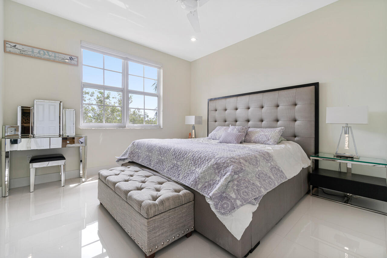 ST ANDREWS AT POLO CLUB CONDO - Residential Lease