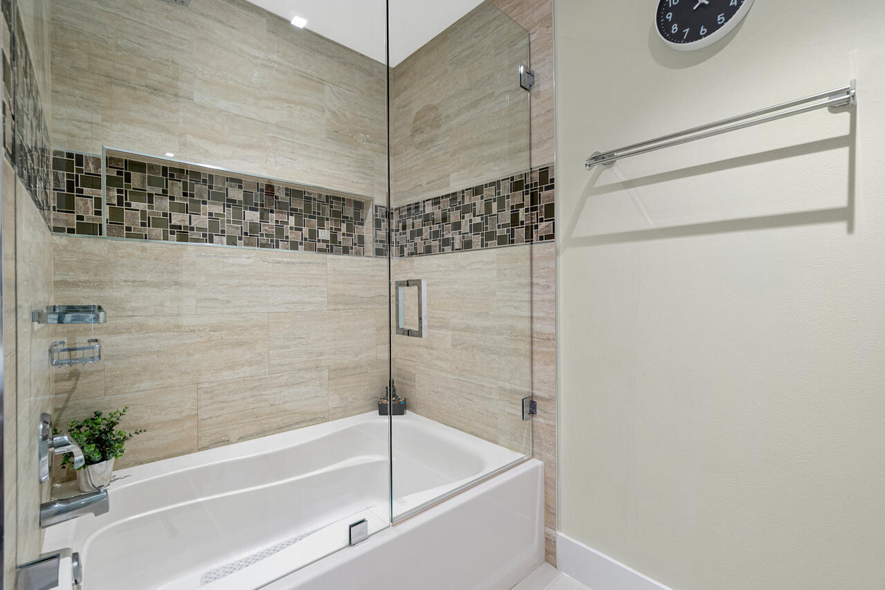 ST ANDREWS AT POLO CLUB CONDO - Residential Lease