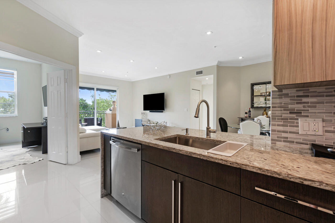 ST ANDREWS AT POLO CLUB CONDO - Residential Lease