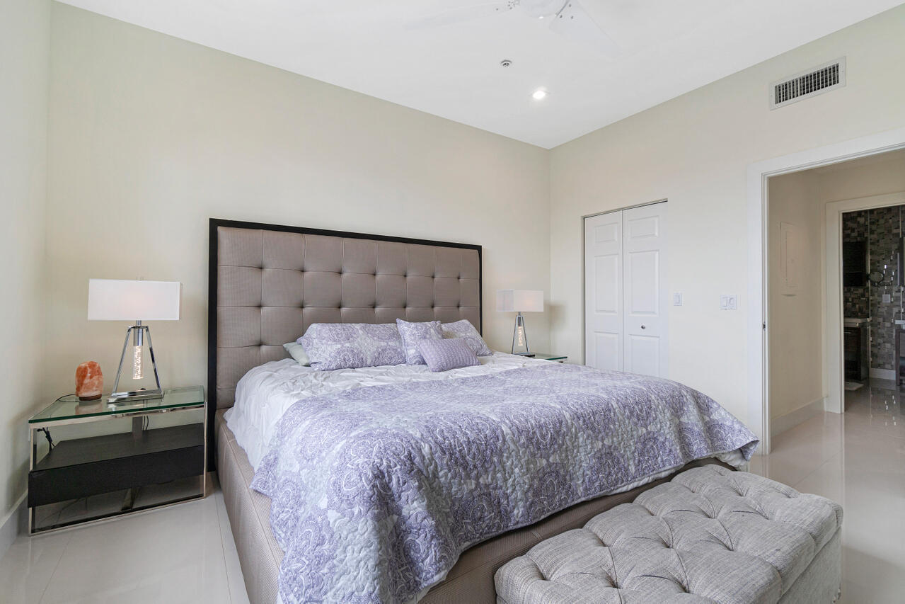 ST ANDREWS AT POLO CLUB CONDO - Residential Lease