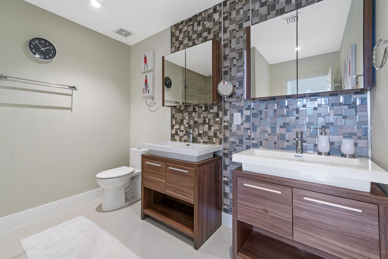 ST ANDREWS AT POLO CLUB CONDO - Residential Lease