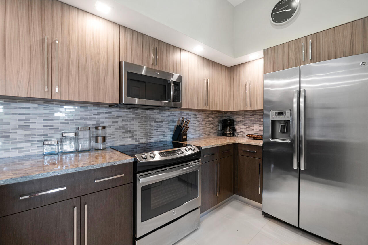 ST ANDREWS AT POLO CLUB CONDO - Residential Lease