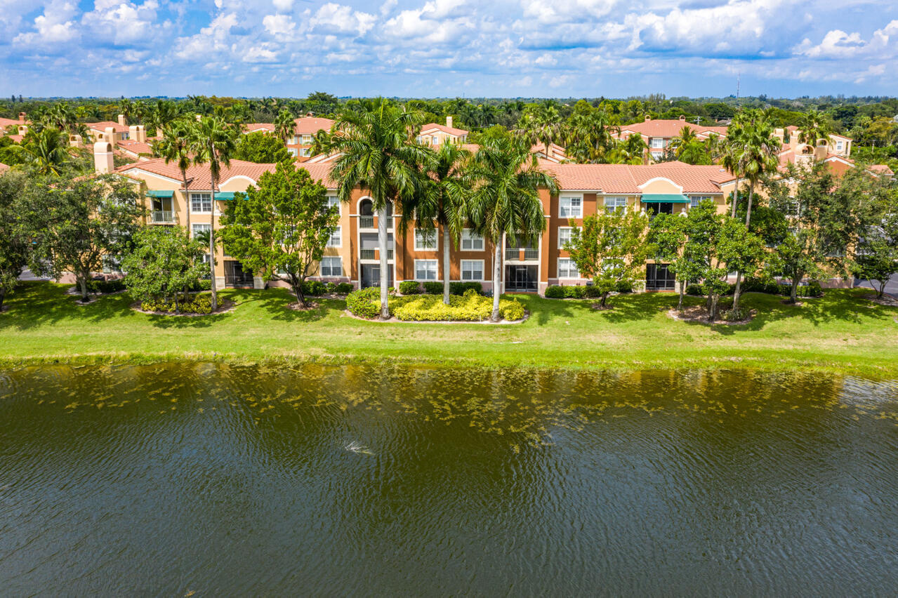 ST ANDREWS AT POLO CLUB CONDO - Residential Lease