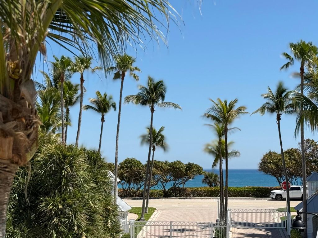 Photo of 130 Jupiter Key Road, Jupiter, FL 33477 (MLS # B26006101)