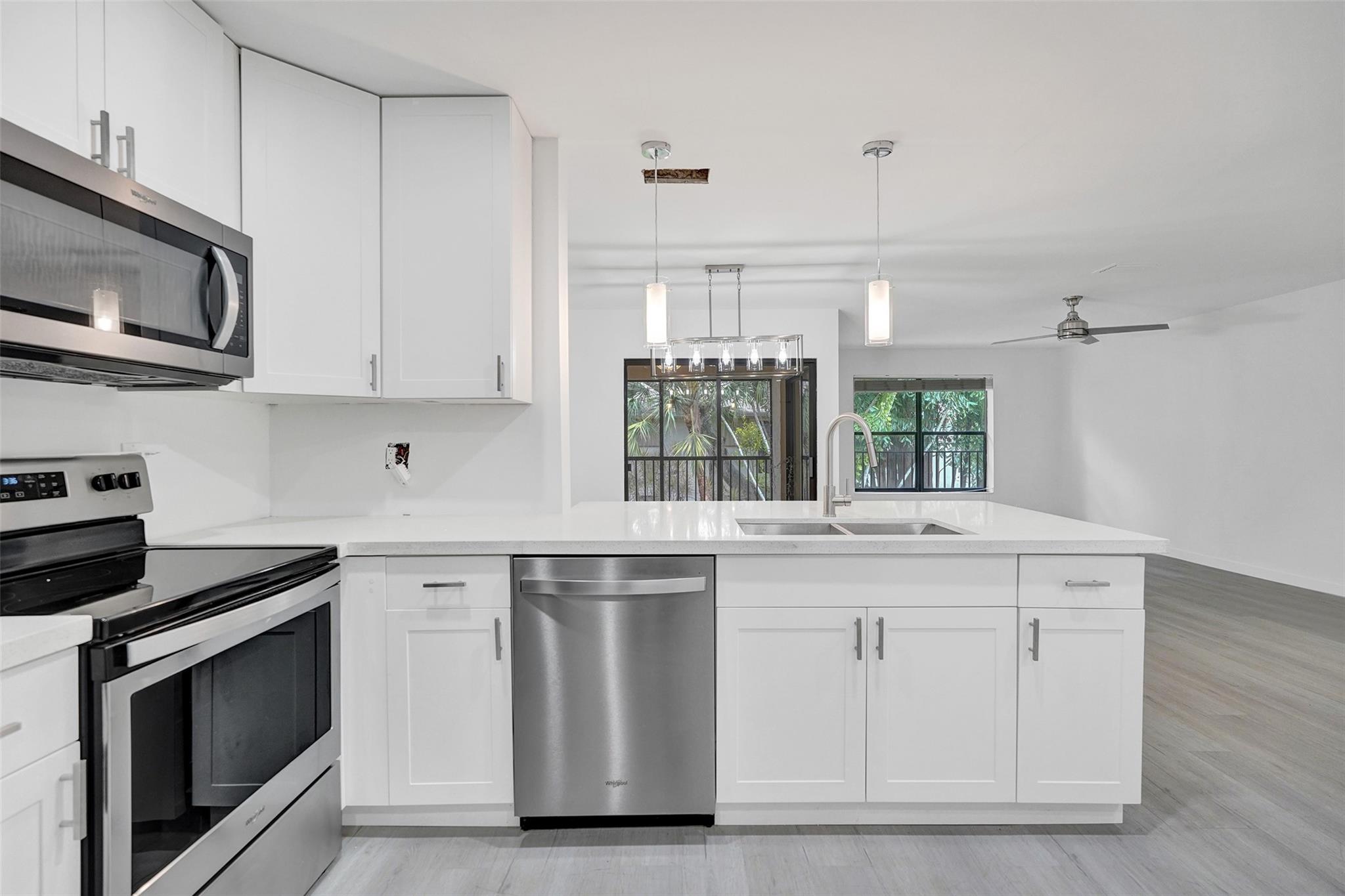 4407 NW 20th St 450