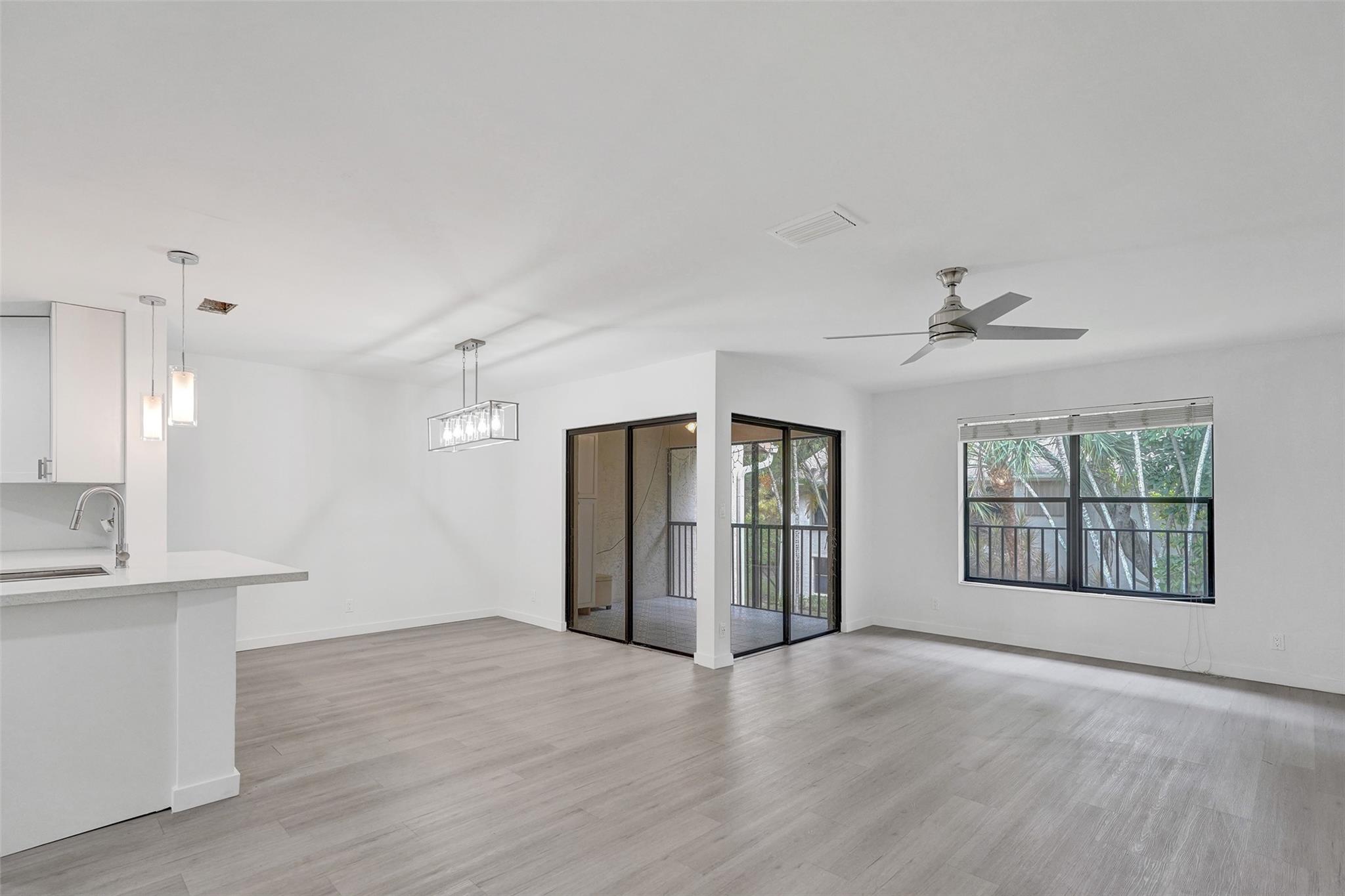 4407 NW 20th St 450