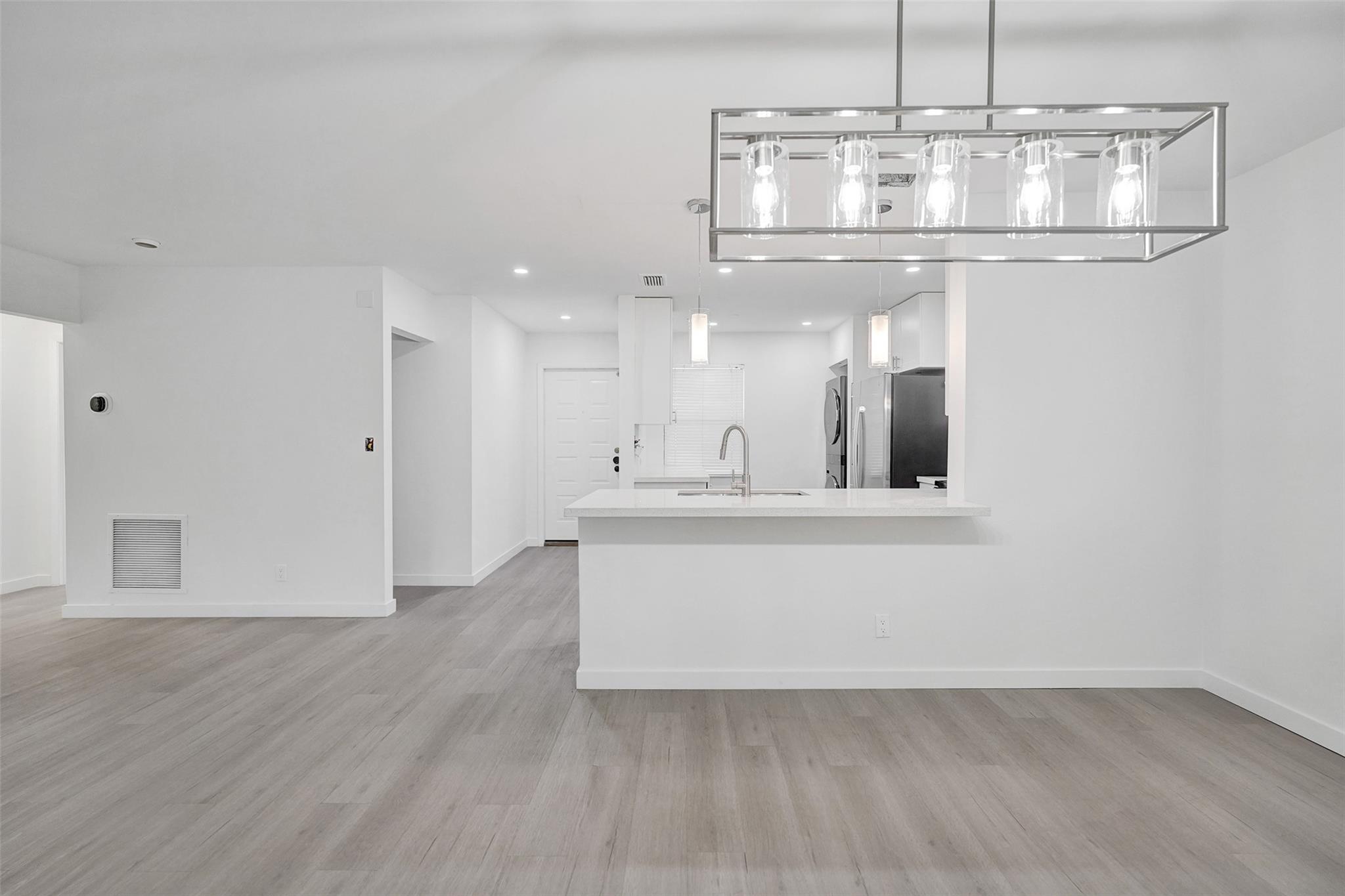 4407 NW 20th St 450