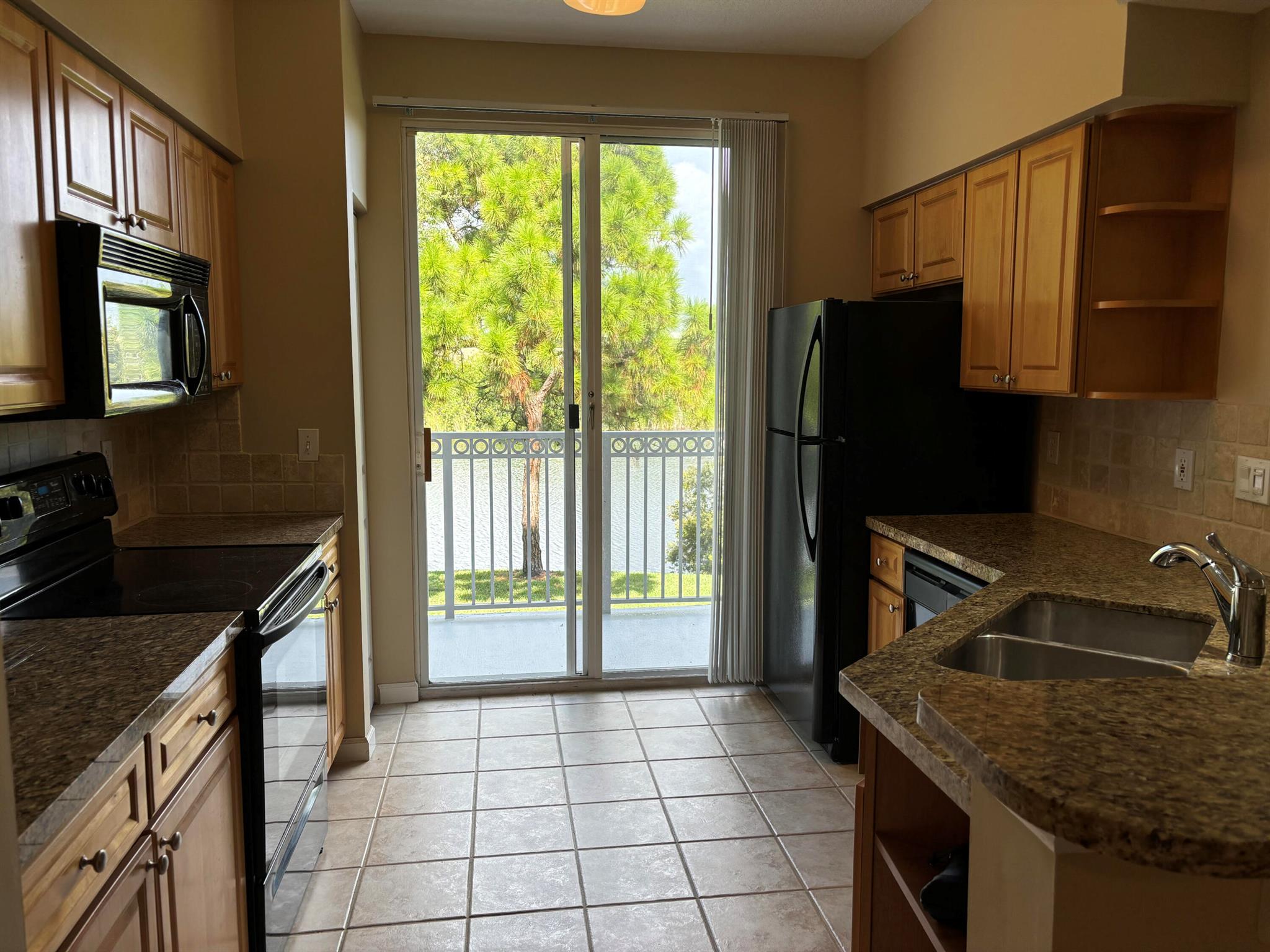 TIERRA VERDE AT DELRAY BE - Residential Lease