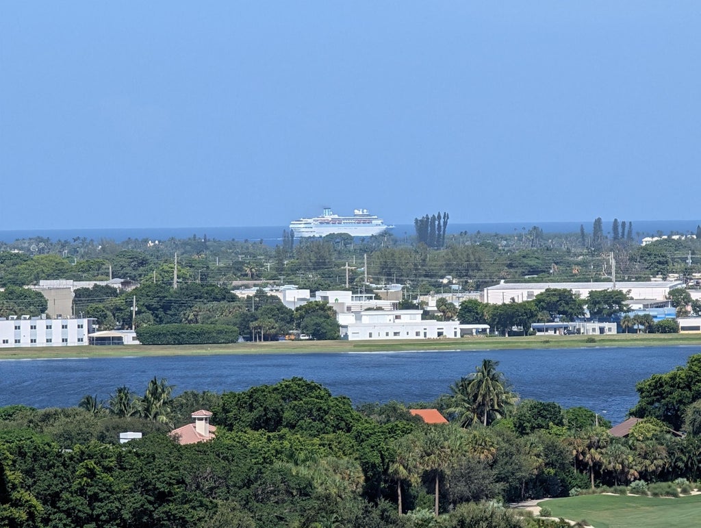 Photo of 2450 PRESIDENTIAL Way #1606, West Palm Beach, FL 33401 (MLS # B26063403)