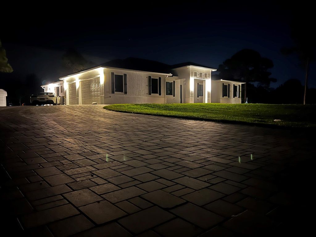 Photo of 17665 44th Place N, Loxahatchee, FL 33470 (MLS # R10960048)