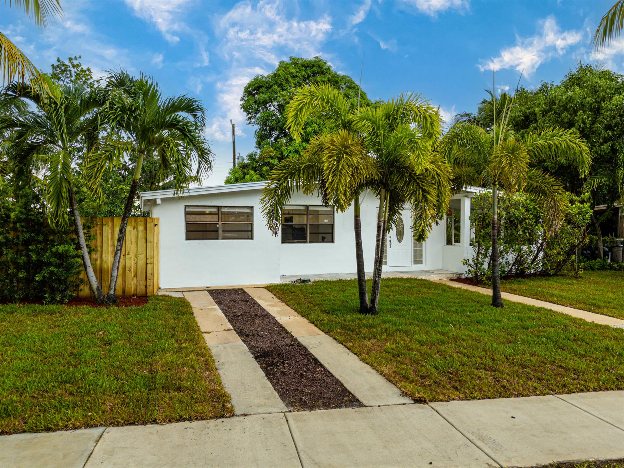 1251 NE 41st Drive