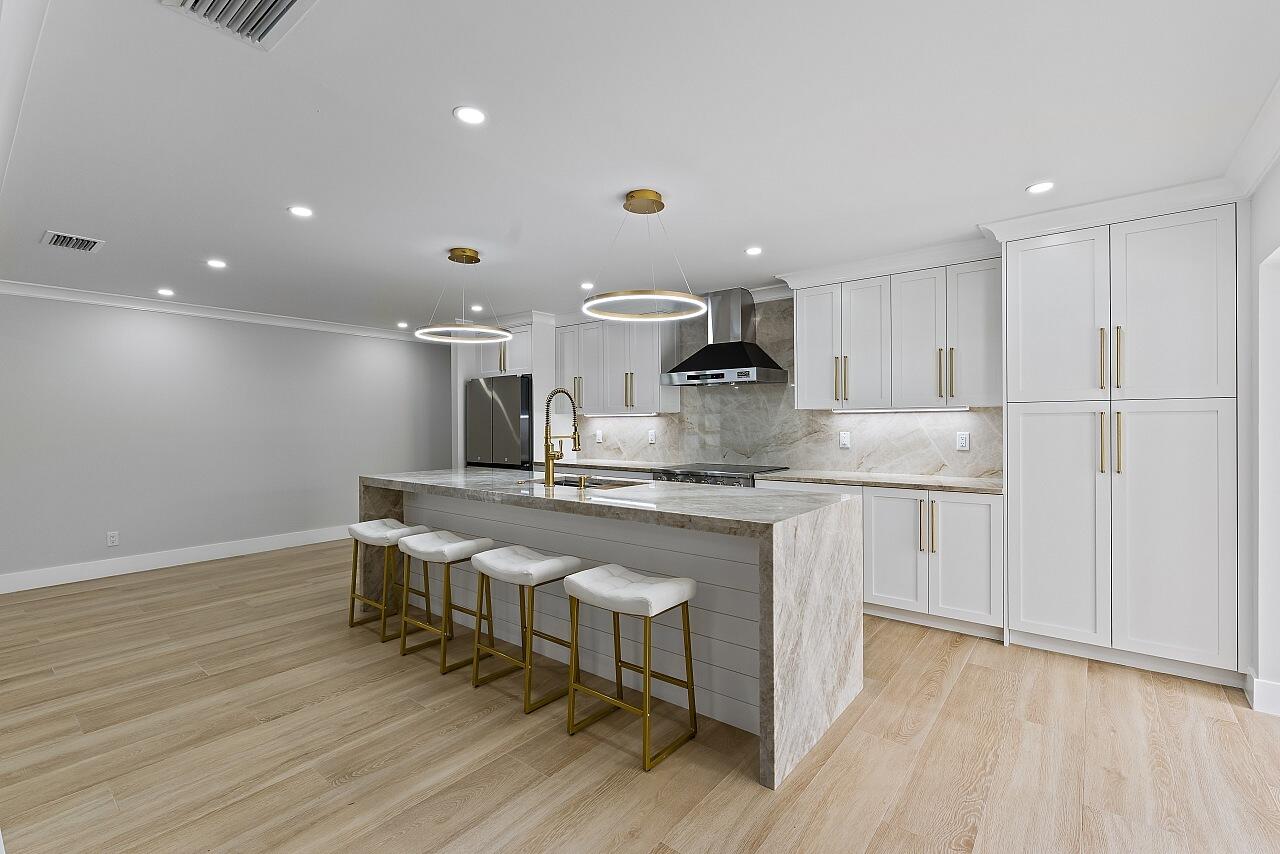 CENTRAL BEACH - Residential