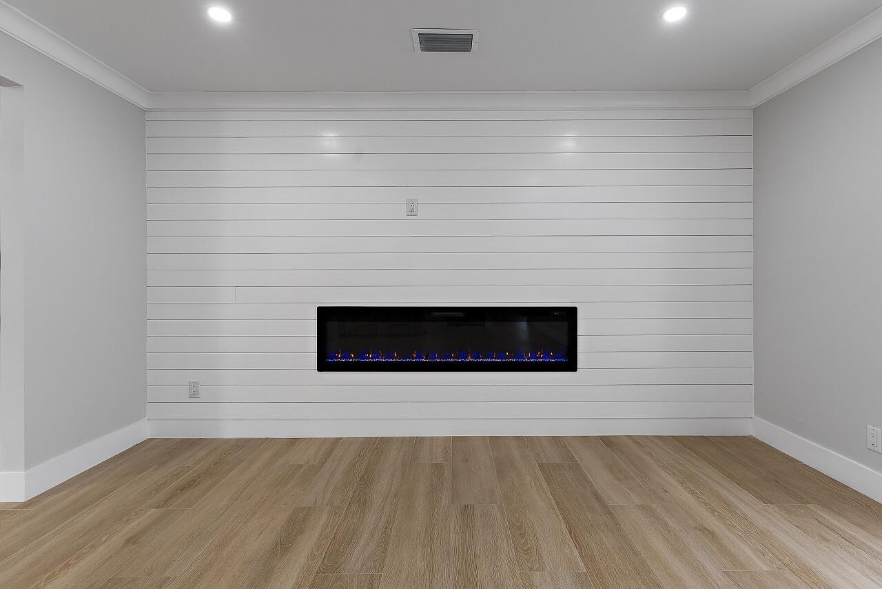 CENTRAL BEACH - Residential