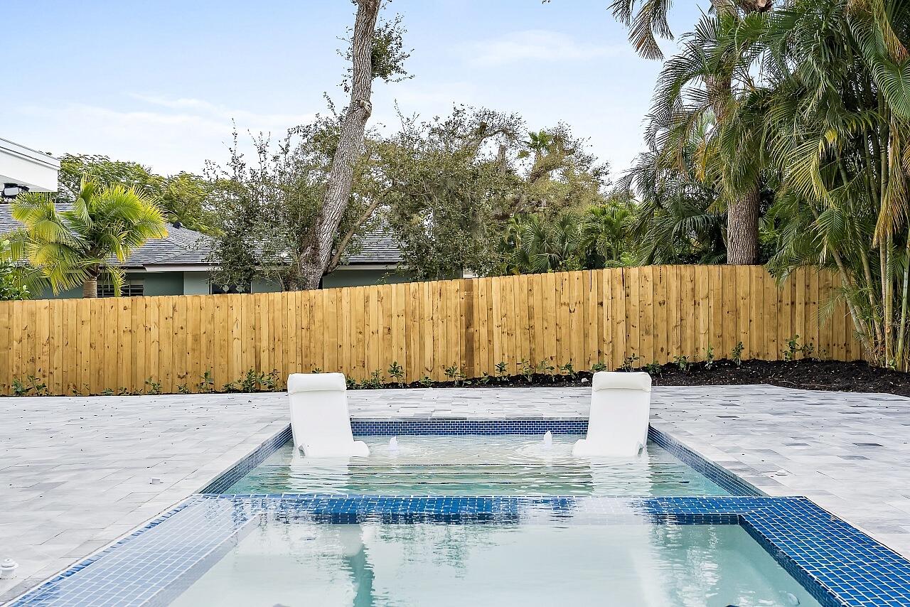 CENTRAL BEACH - Residential