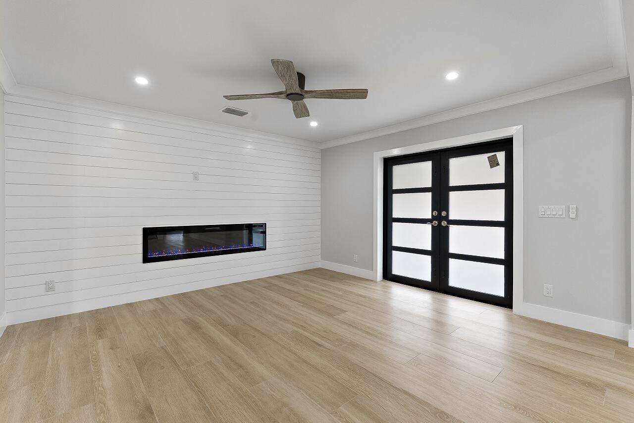 CENTRAL BEACH - Residential