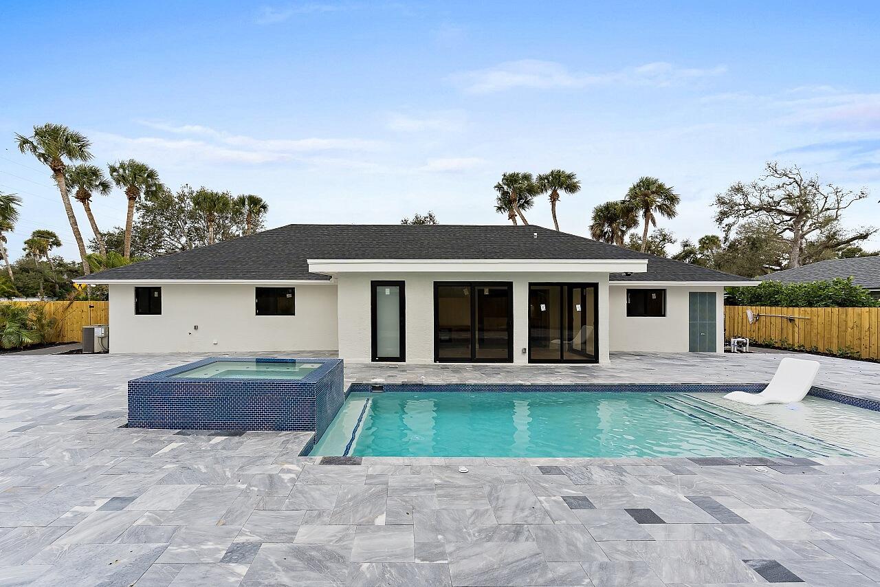 CENTRAL BEACH - Residential