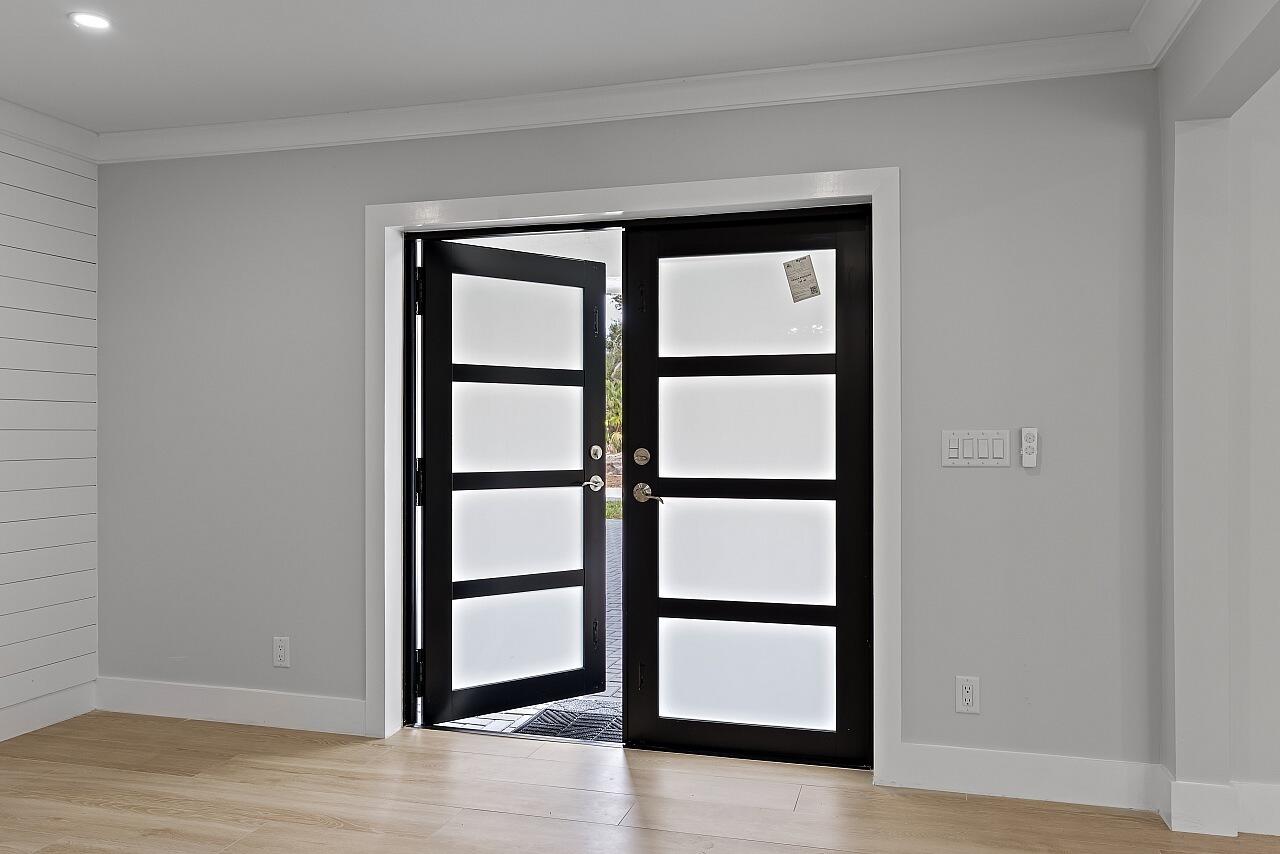 CENTRAL BEACH - Residential