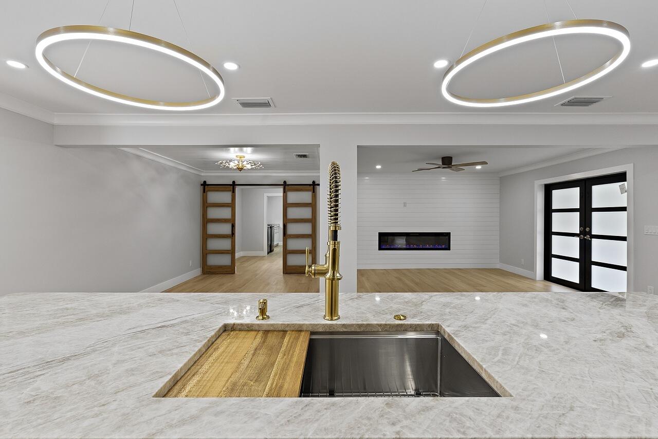 CENTRAL BEACH - Residential