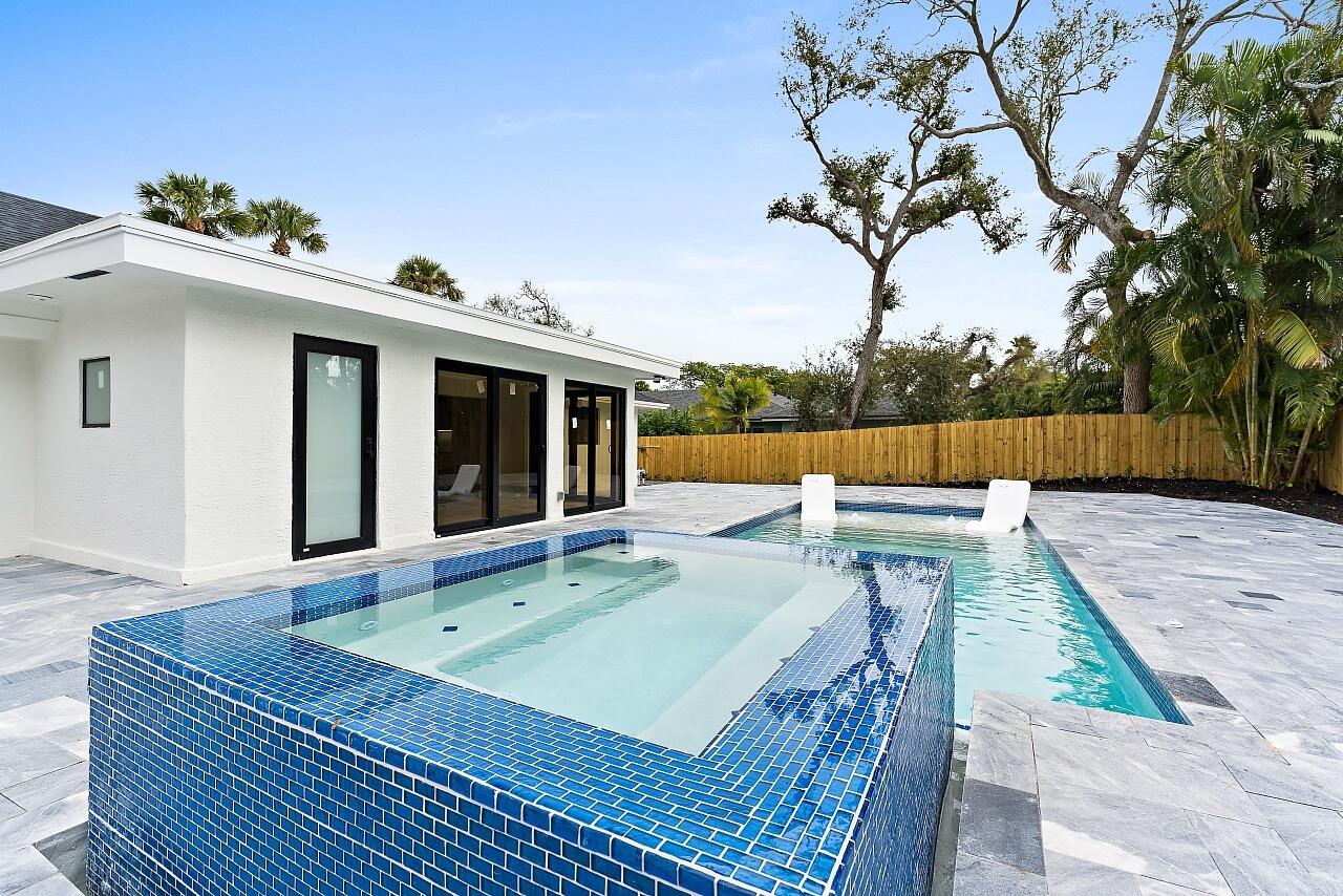 CENTRAL BEACH - Residential