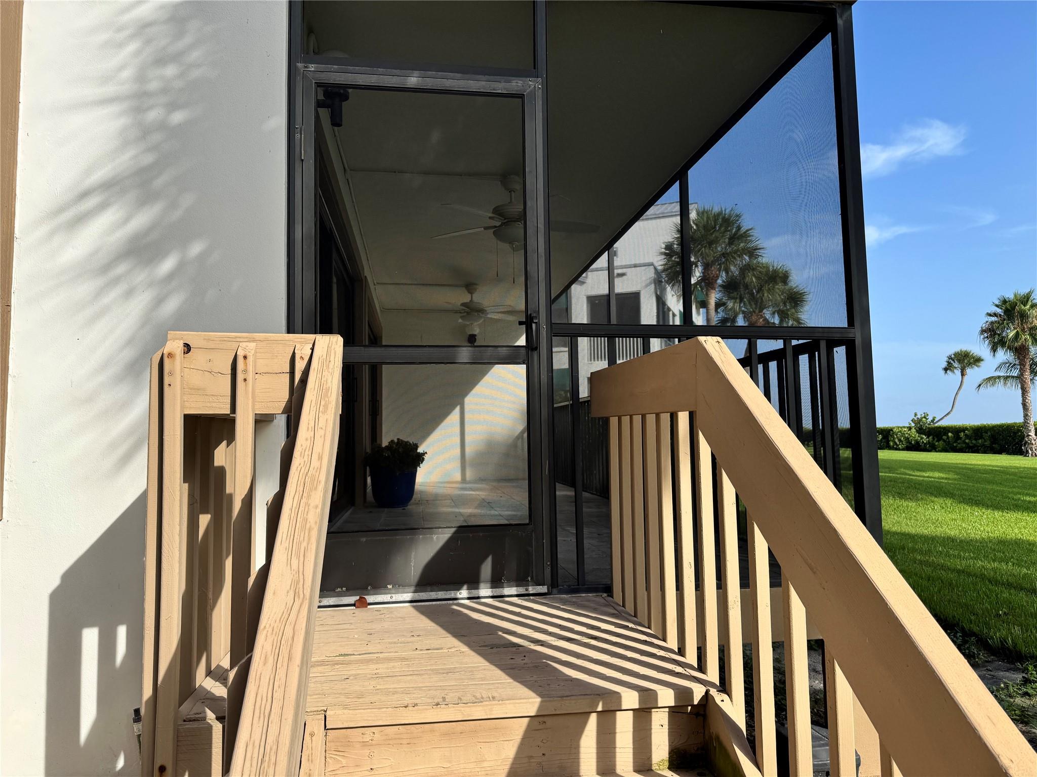 218 NE Edgewater Dr 218