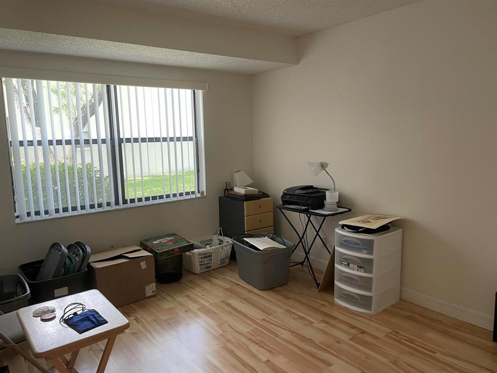 SUN VALLEY EAST CONDO - Residential