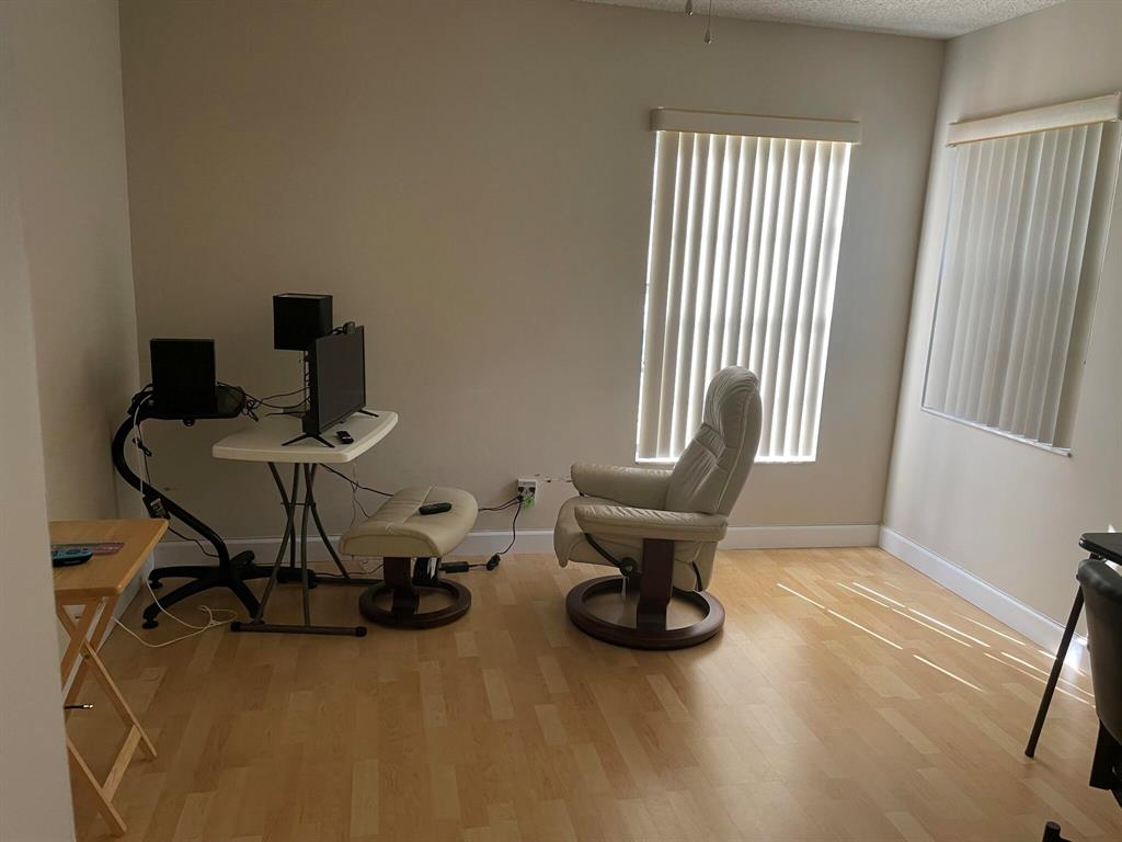 SUN VALLEY EAST CONDO - Residential