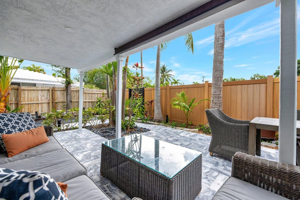 Photo of 1215 NE 14th Avenue, Fort Lauderdale, FL 33304 (MLS # R11080082)