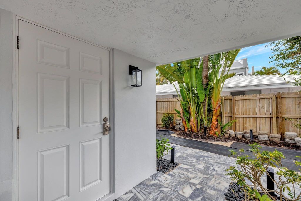 Photo of 1215 NE 14th Avenue, Fort Lauderdale, FL 33304 (MLS # R11080082)