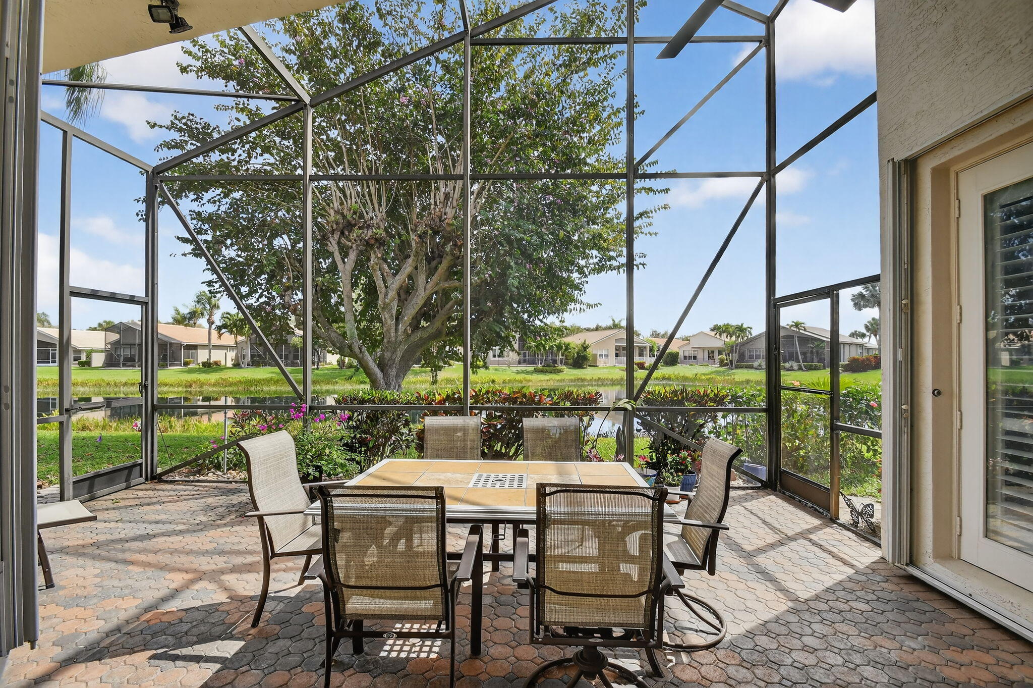 VALENCIA FALLS - Residential