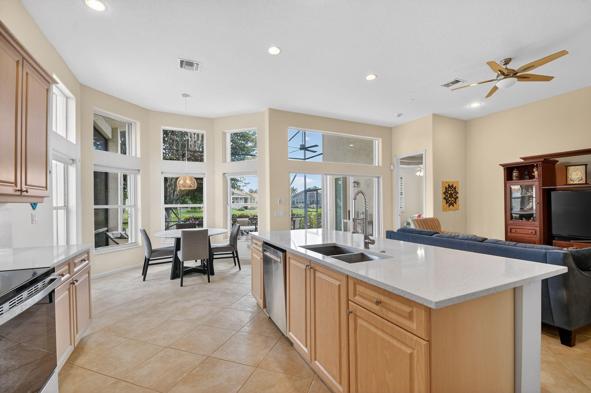 VALENCIA FALLS - Residential