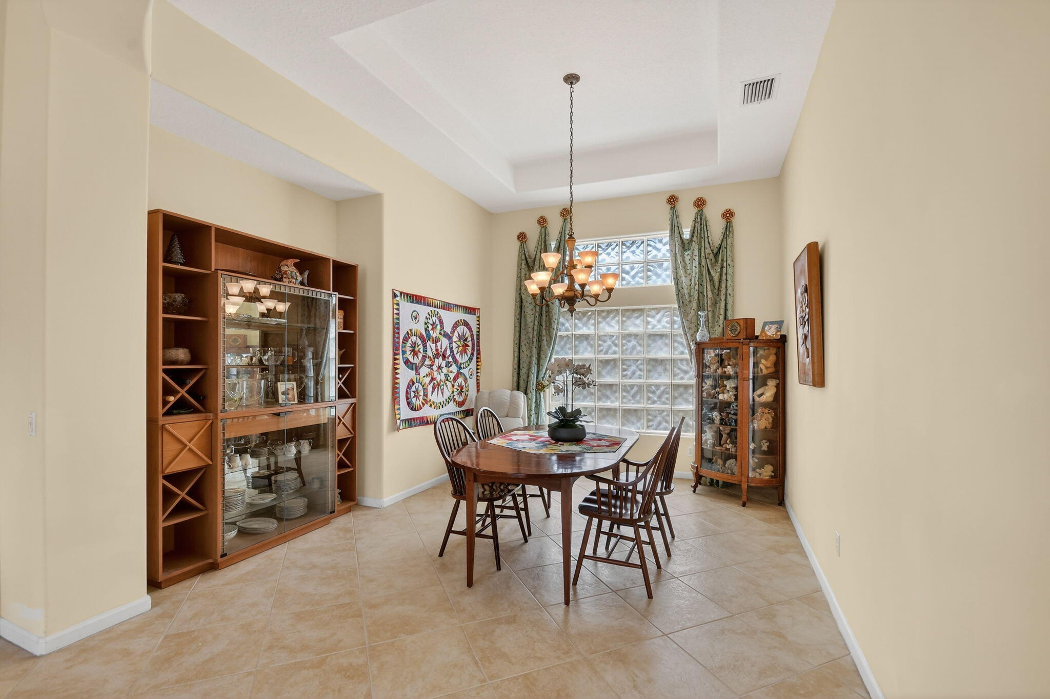 VALENCIA FALLS - Residential