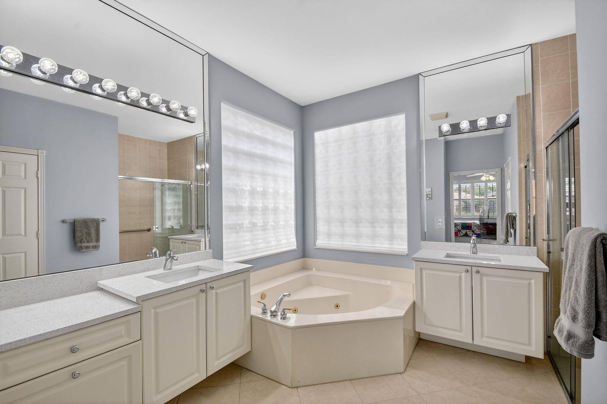 VALENCIA FALLS - Residential