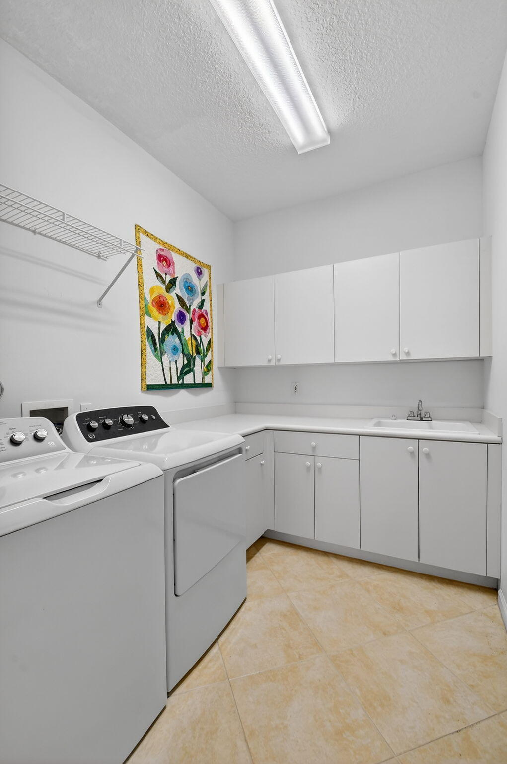 VALENCIA FALLS - Residential