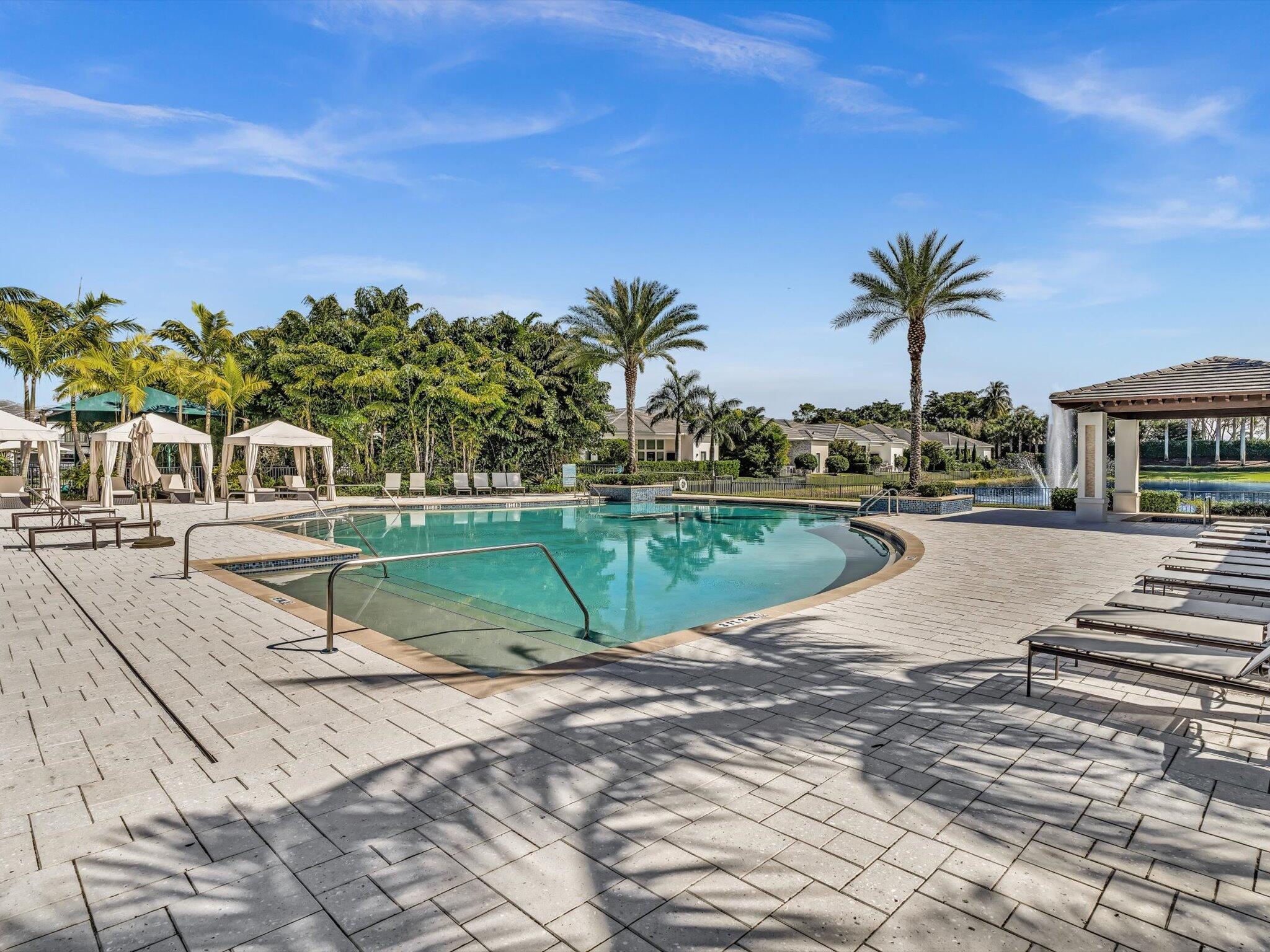 ROYAL PALM POLO - Residential